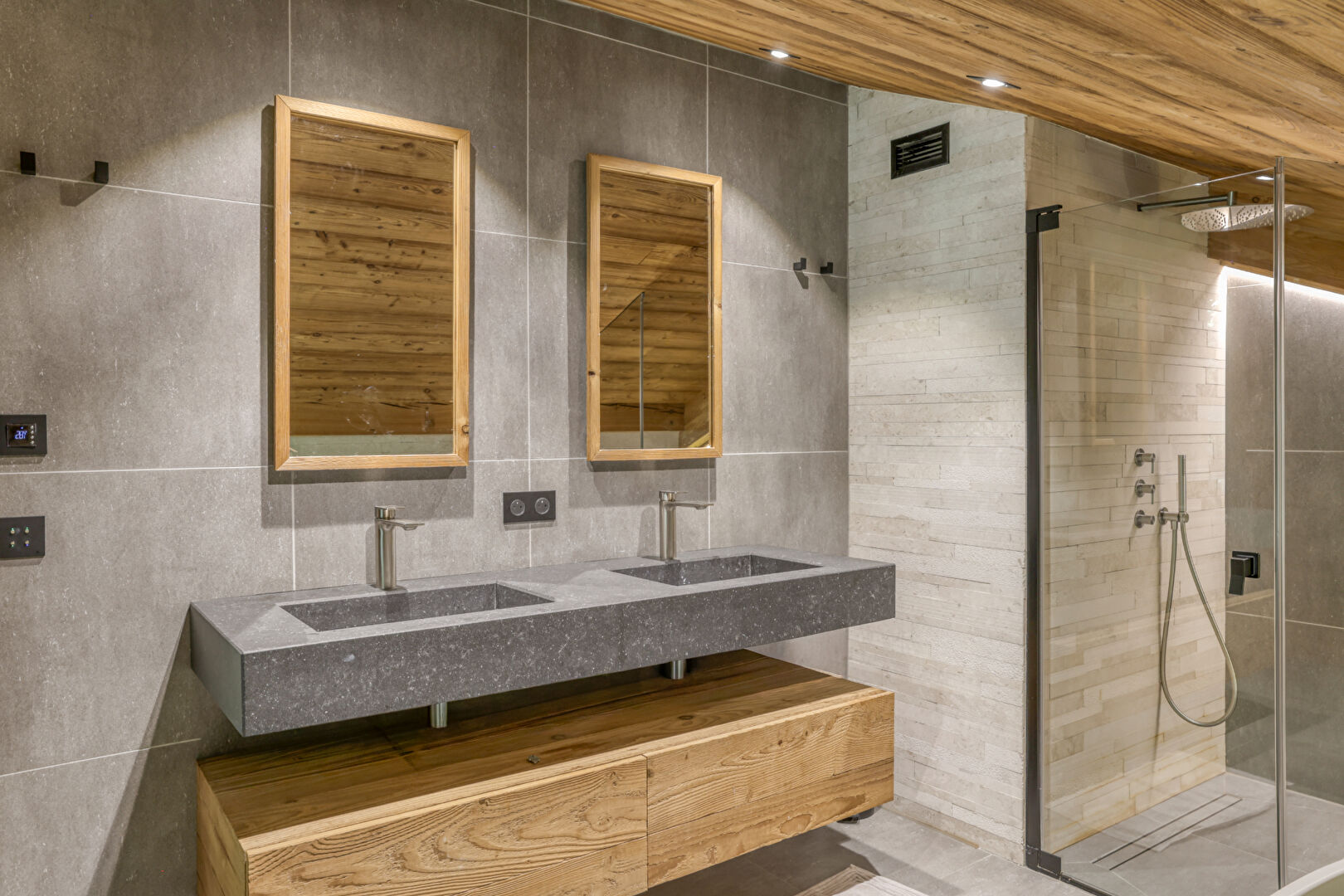 Saint-Gervais-les-Bains, Évasion Mont-Blanc chalet for sale - Saint-Gervais-les-Bains | Contemporary 6-Bed Chalet Built 2018 with Home Cinema - gallery image 3