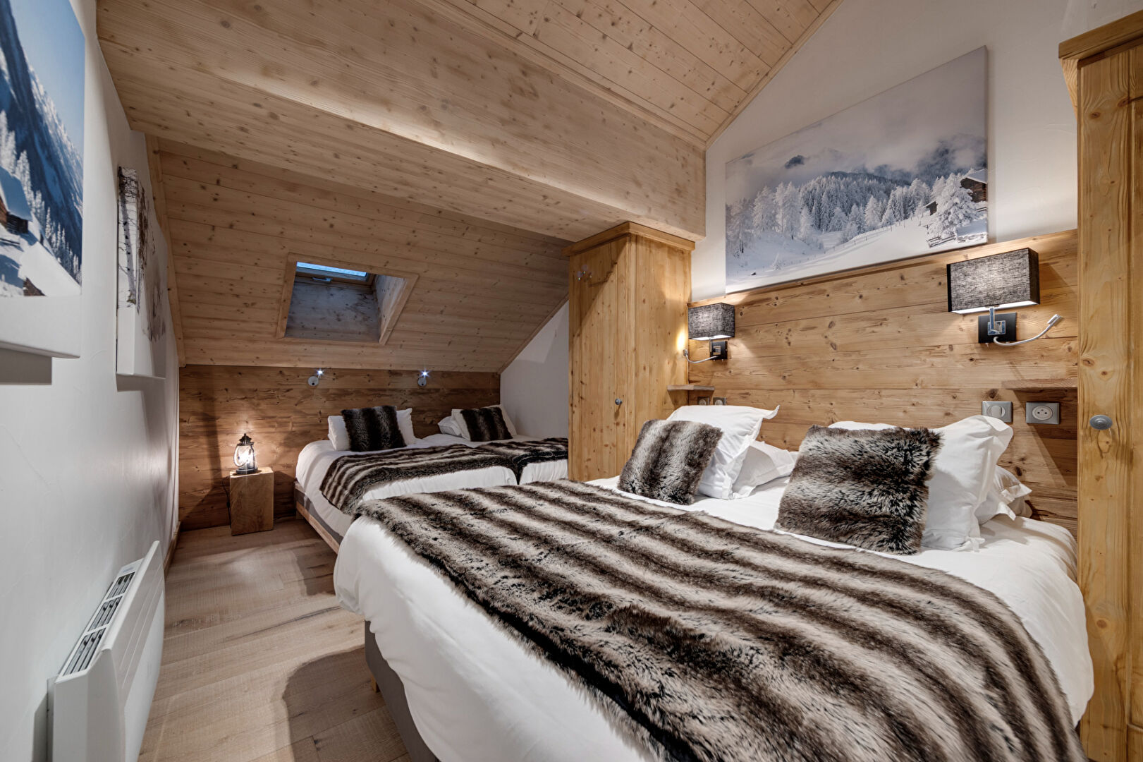 Les Arcs, Paradiski apartment for sale - Les Arcs | Renovated 2-Bed Top Floor Apartment in Arc 1950 with Aiguille Rouge Views - gallery image 2