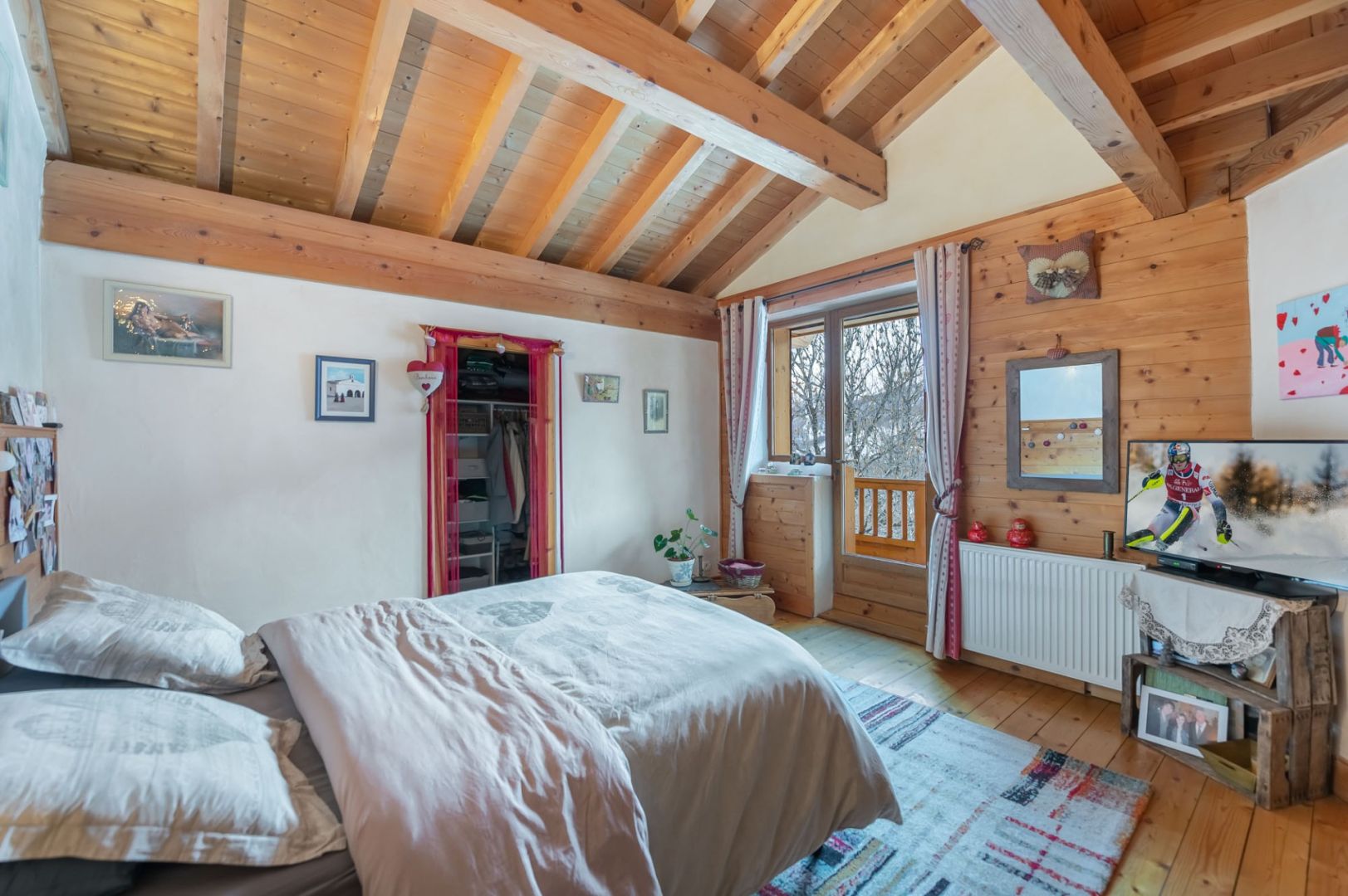 Saint Martin de Belleville, Les 3 Vallées chalet for sale - Saint-Martin-de-Belleville | 4-Bed Chalet with Panoramic Views & Expansion Potential - gallery image 2