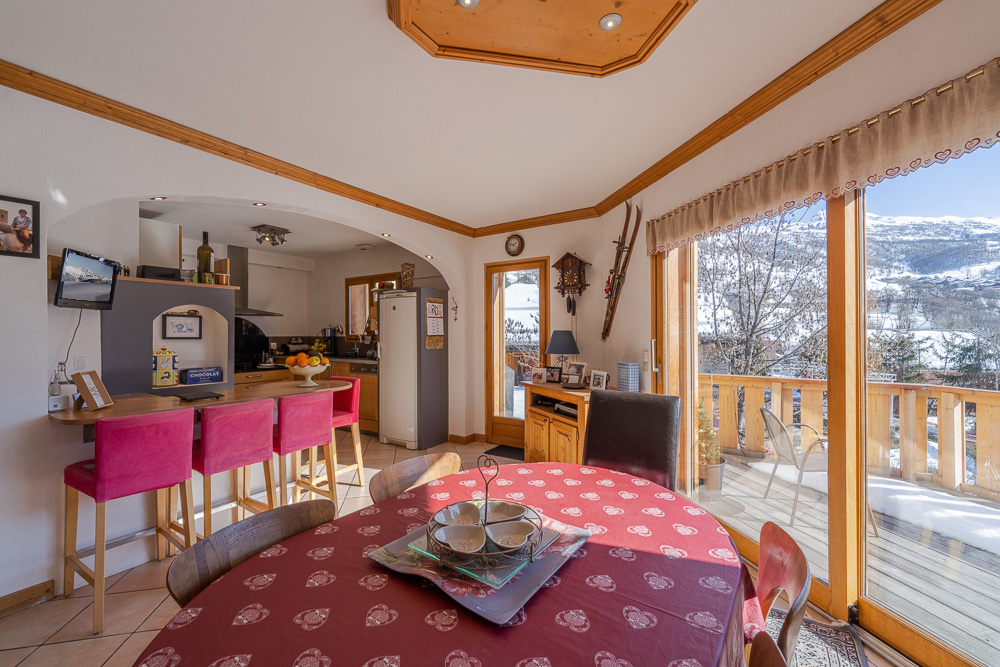 Saint Martin de Belleville, Les 3 Vallées chalet for sale - Saint-Martin-de-Belleville | Substantial 5-Bed Chalet with Separate Apartment - gallery image 2