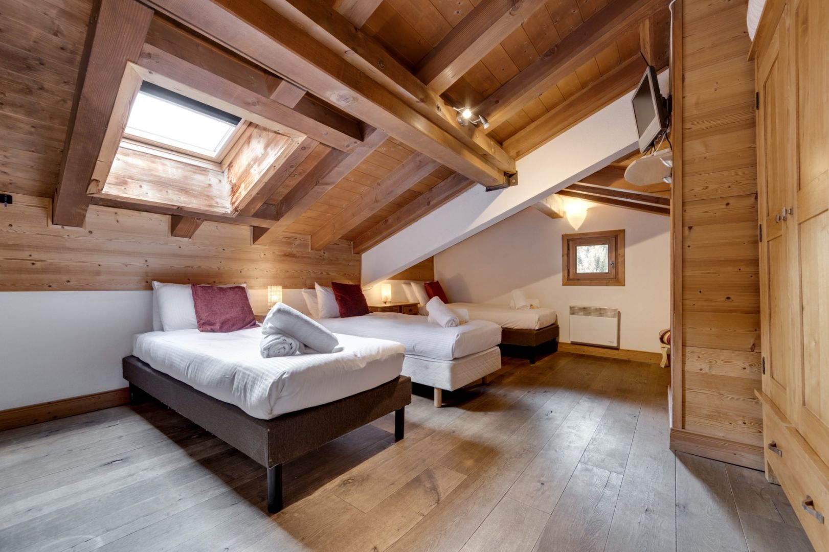 Tignes, Tignes – Val d’Isère chalet for sale - Tignes | 6-Bed Chalet in Les Brévières with Lift Access - gallery image 2