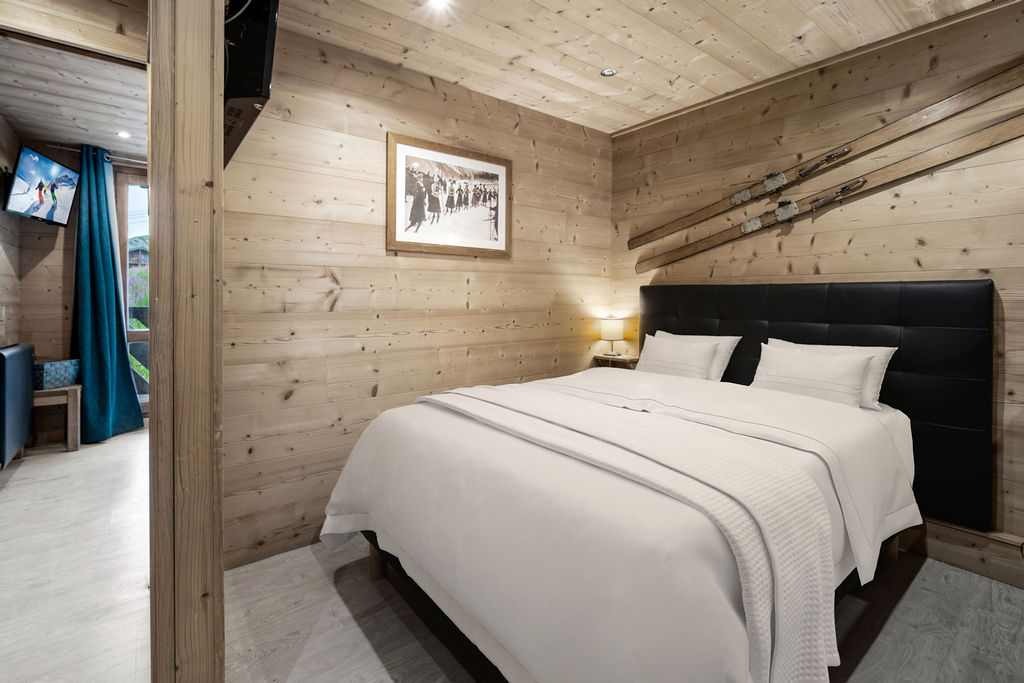 Val Thorens, Les 3 Vallées apartment for sale - Val Thorens | Spacious 6-Bed Ski-In Ski-Out Apartment in Resort Centre - gallery image 3