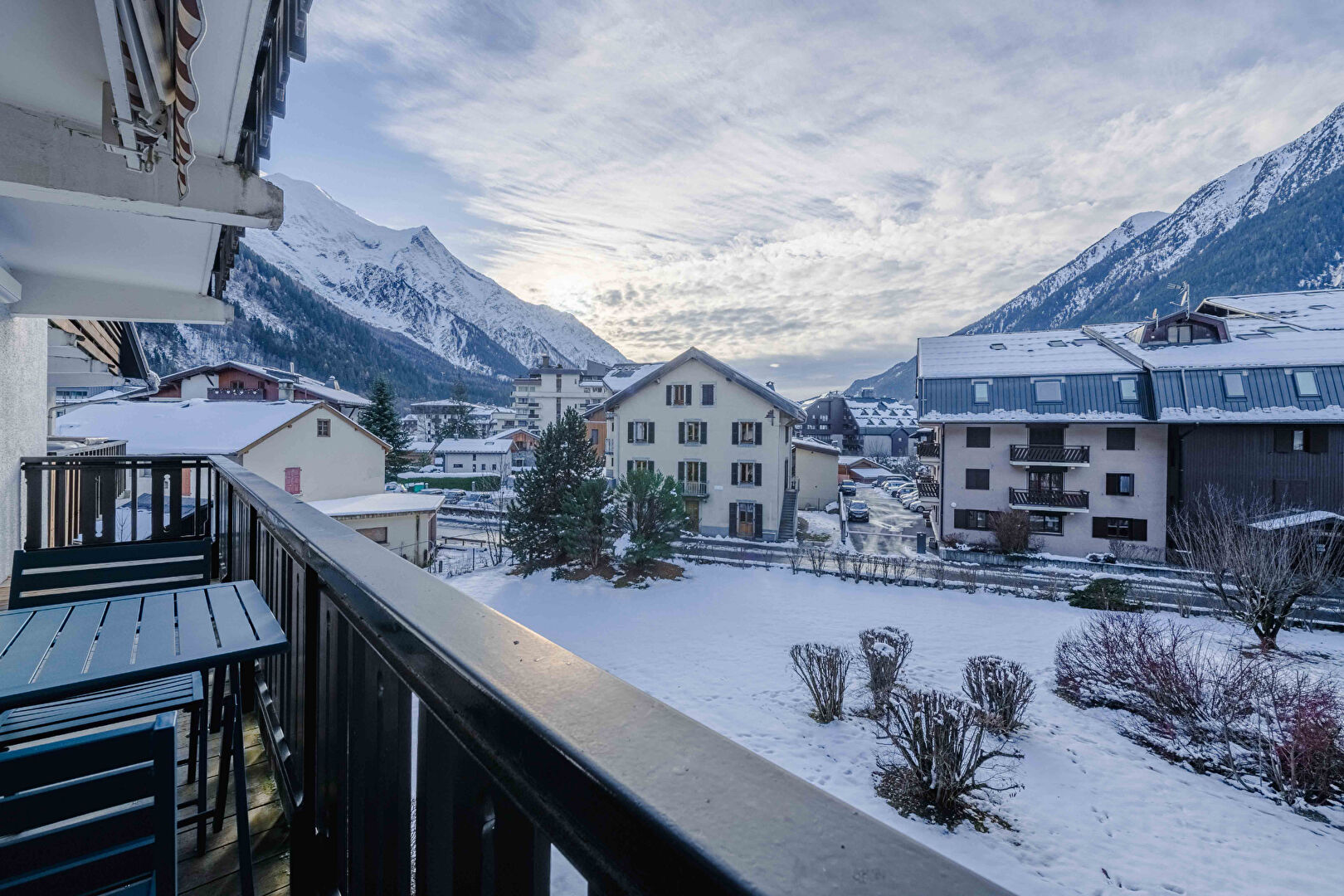 Chamonix, Chamonix Mont-Blanc apartment for sale - Chamonix-Mont-Blanc | 1-Bed Apartment in Sought-After Central Residence - gallery image 2
