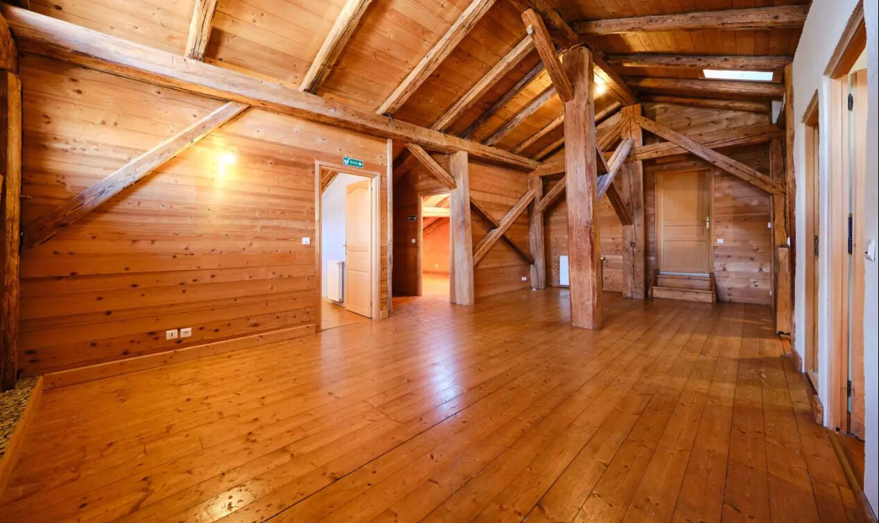Saint-Gervais-les-Bains, Évasion Mont-Blanc chalet for sale - Saint-Gervais-les-Bains | Farmhouse to renovate – facing Mont Blanc - gallery image 2
