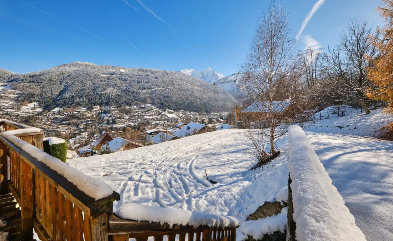 Saint-Gervais-les-Bains, Évasion Mont-Blanc chalet for sale - Saint-Gervais-les-Bains | Farmhouse to renovate – facing Mont Blanc - gallery image 3