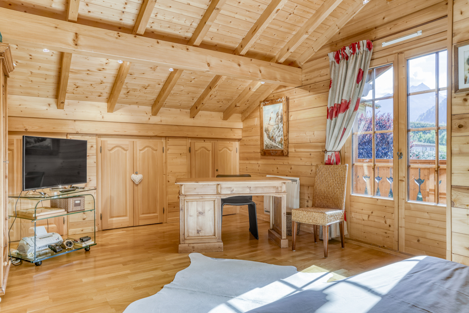 Les Contamines, Évasion Mont-Blanc chalet for sale - Les Contamines-Montjoie | Spacious 4-Bed Chalet with Wellness Facilities - gallery image 3