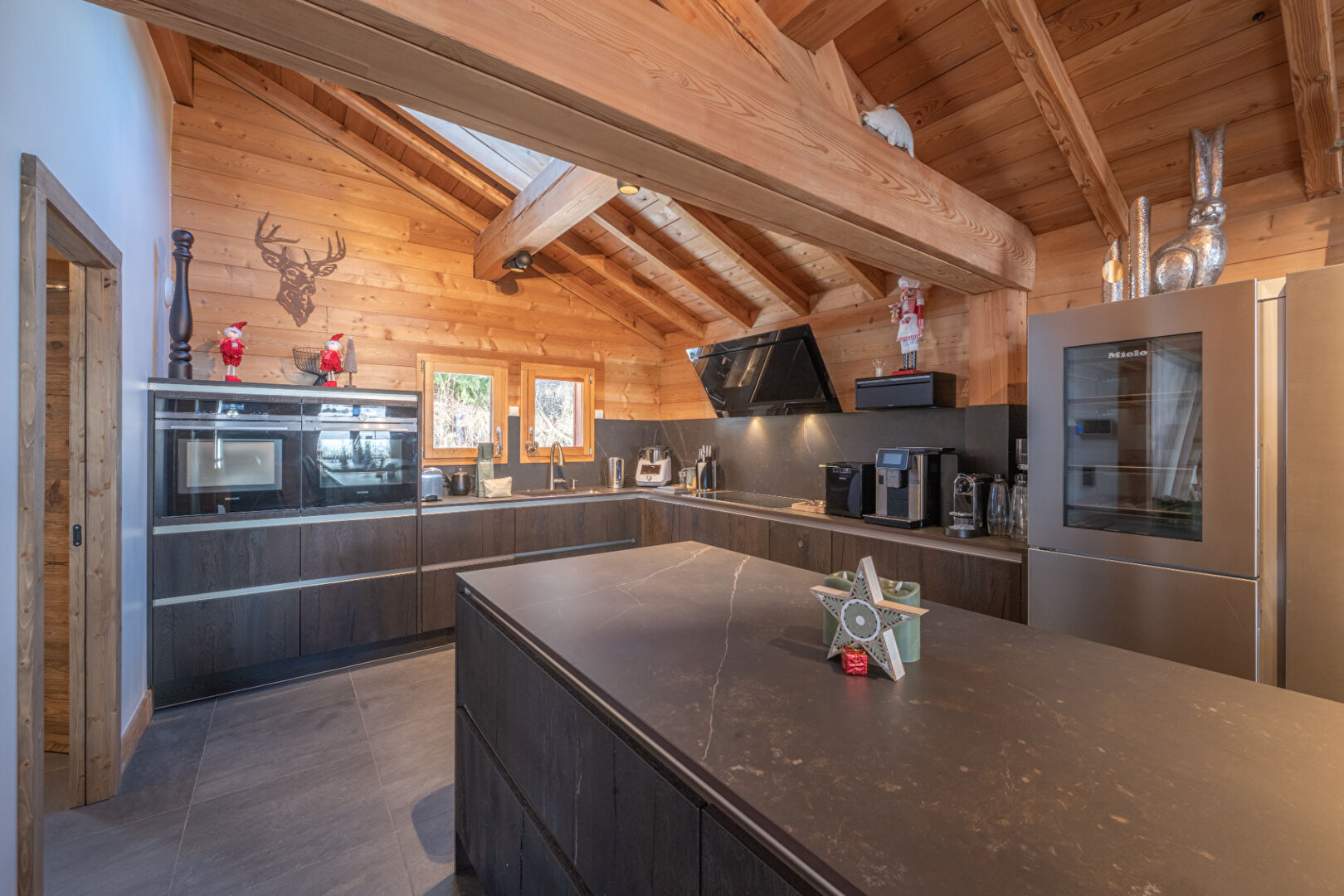 Les Deux Alpes, Les 2 Alpes chalet for sale - Les Deux Alpes | Exceptional 5-Bedroom Chalet with 88 m² Cathedral Living Room & Wellness Area