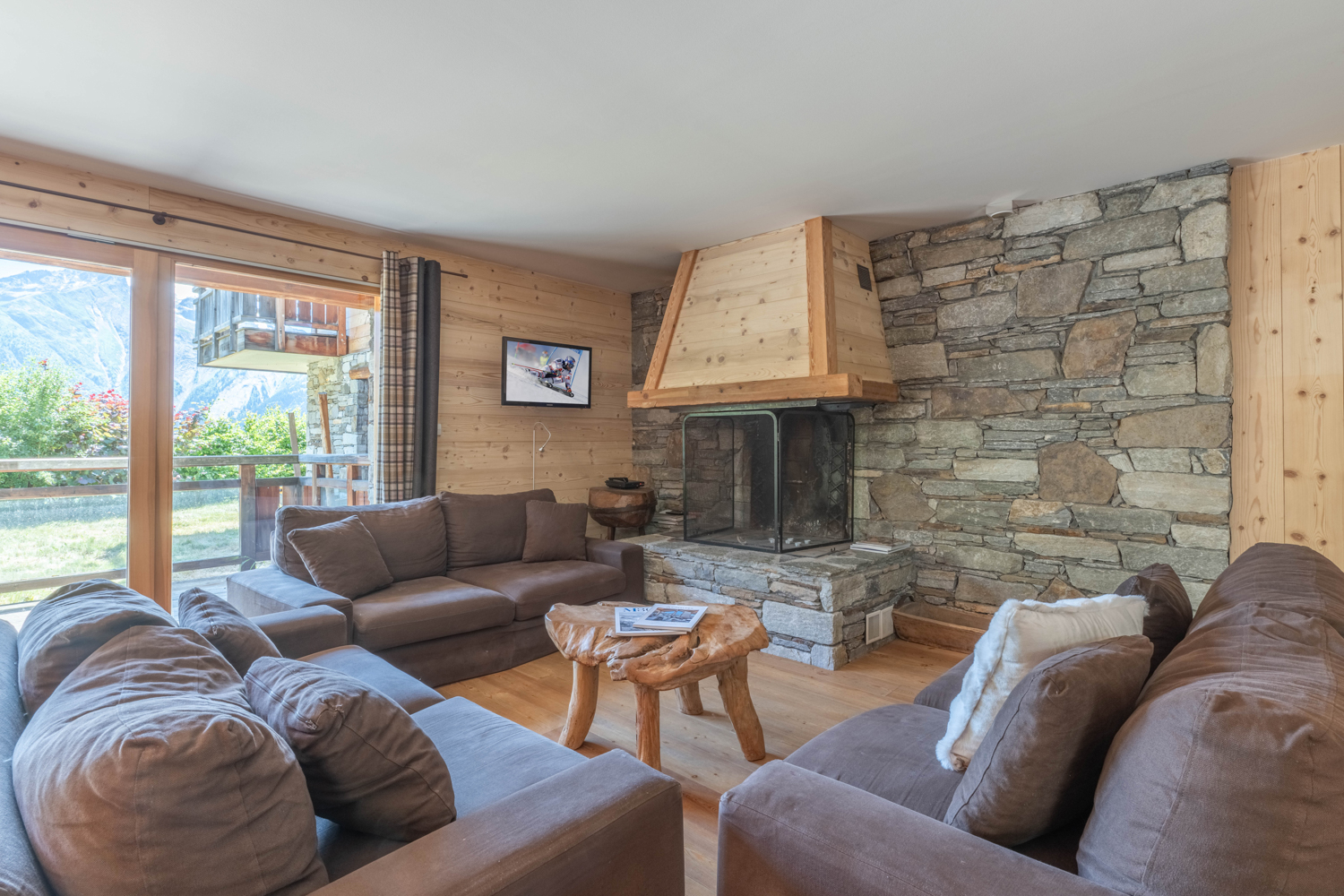 les Deux Alpes, Les 2 Alpes chalet for sale - les Deux Alpes | Premium 5-Bedroom Chalet with South-facing Balcony - gallery image 2