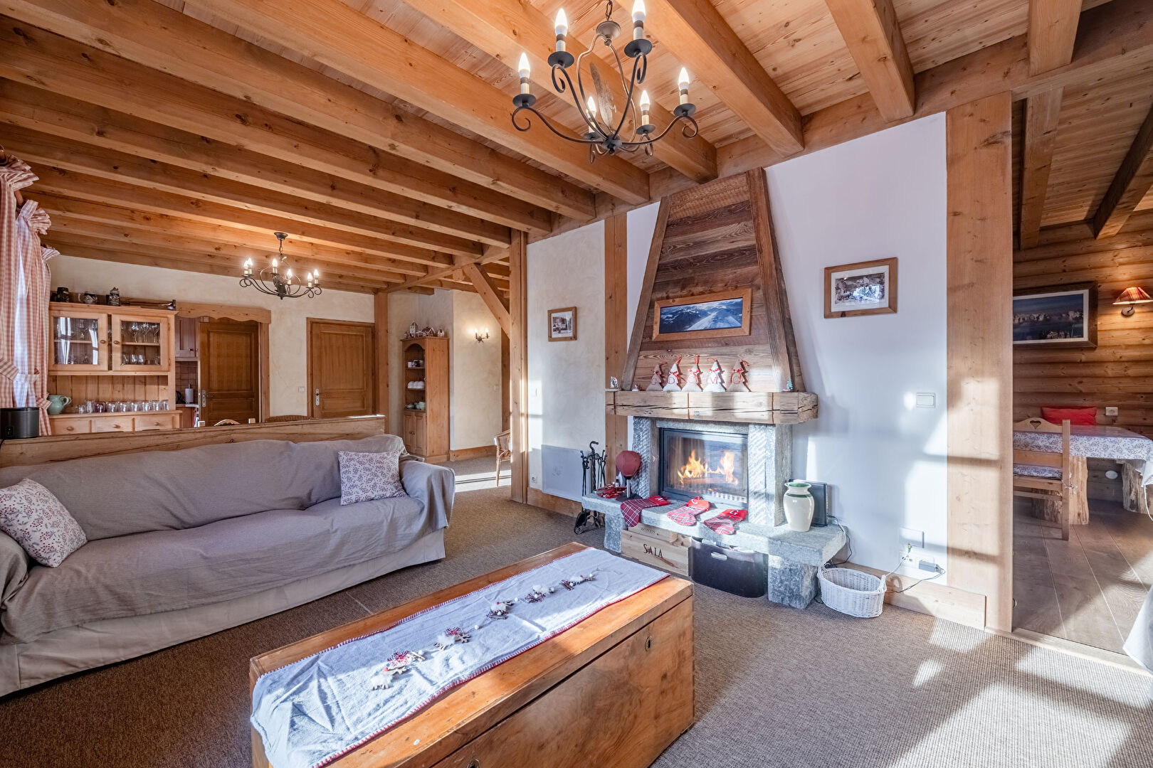 Chamonix, Chamonix Mont-Blanc chalet for sale - Chamonix-Mont-Blanc | Luxurious 6-Bedroom Chalet with Private Sauna & Mont Blanc Views in Les Tines - gallery image 3