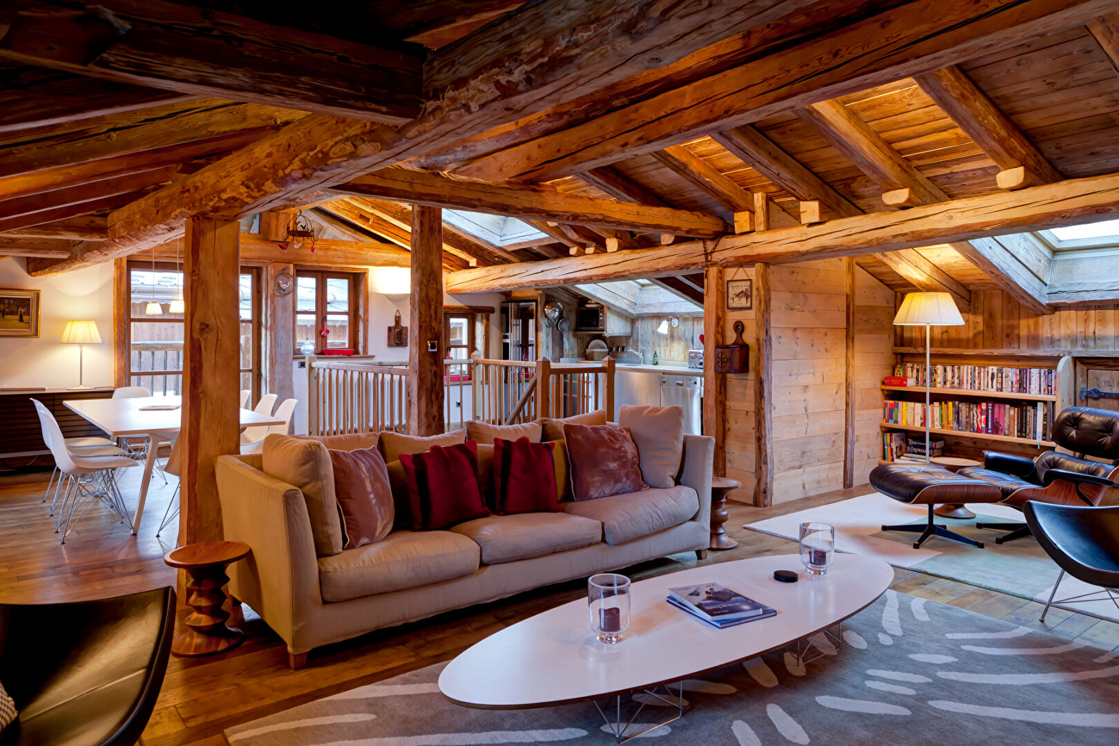 Courchevel, Les 3 Vallées chalet for sale - Courchevel | Village house – resort centre (Courchevel Le Praz) - gallery image 3