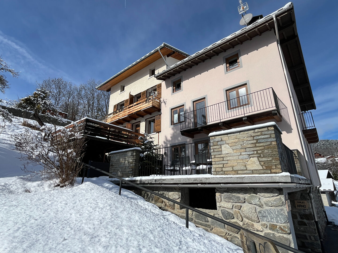 Méribel, Les 3 Vallées chalet for sale - Les Allues | Great opportunity – 2 south-facing houses (3 apartments) - gallery image 2