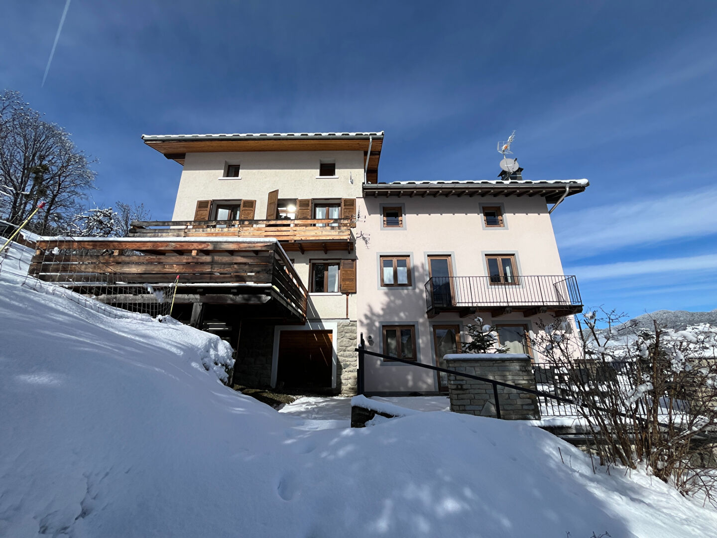 Méribel, Les 3 Vallées chalet for sale - Les Allues | Great opportunity – 2 south-facing houses (3 apartments) - gallery image 3