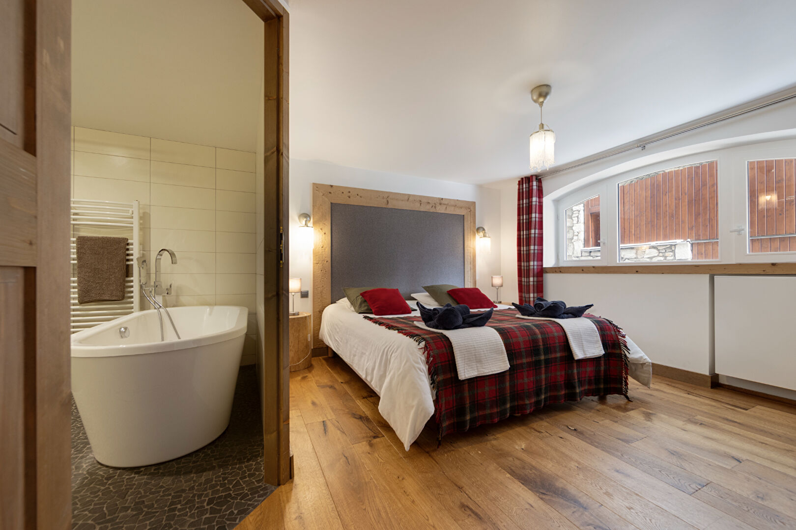 Val-d’Isère, Tignes – Val d’Isère apartment for sale - Val d'Isère | 5-bedroom apartment – heart of Val d'Isère - gallery image 3