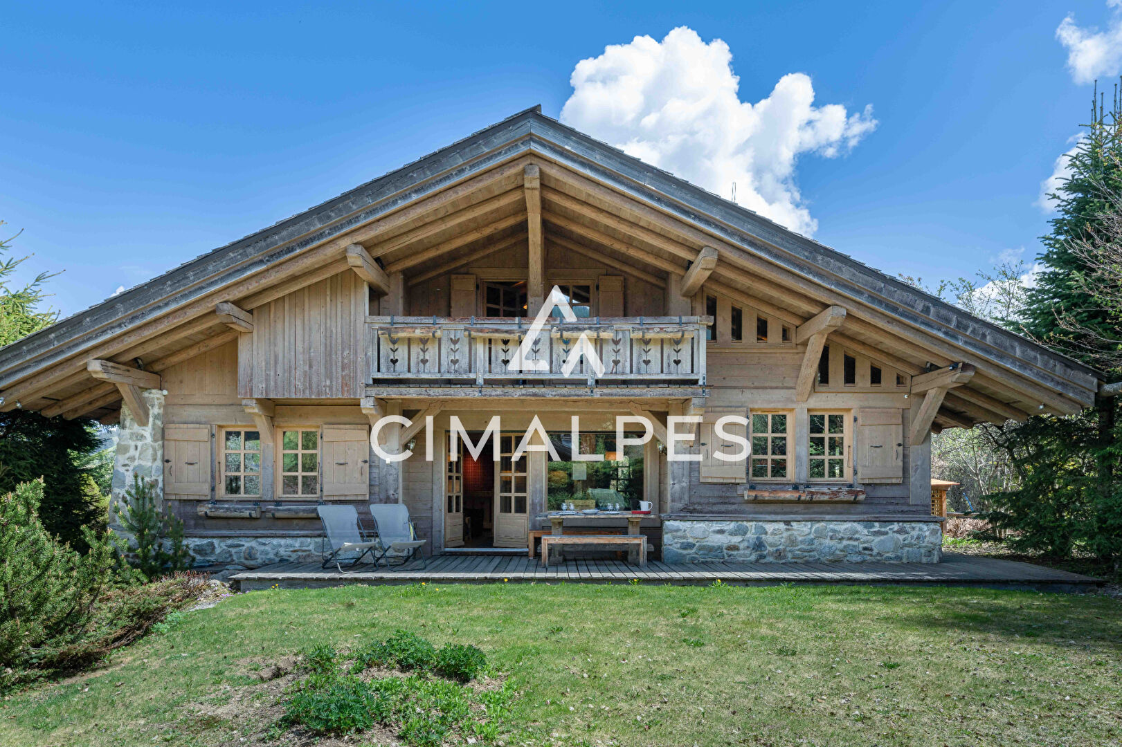 Chalet de 297 m² dans un environnement privilégié.