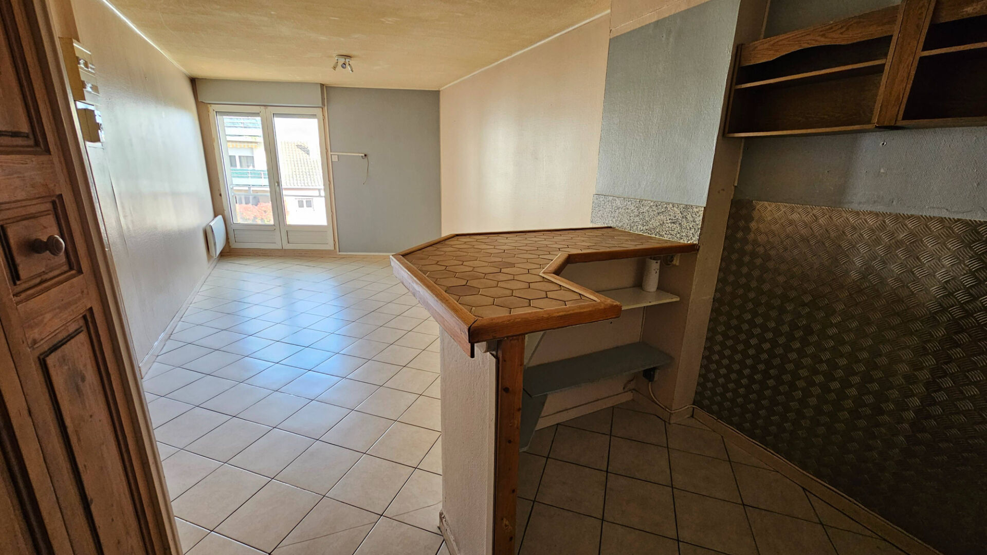 STUDIO À PROXIMITÉ DE LA GARE