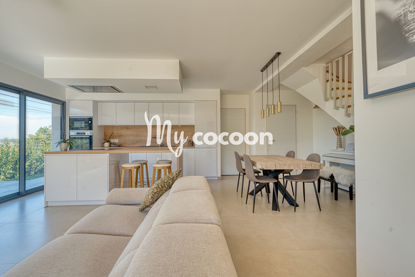 Photo Albigny Sur Saone - Maison T5 - 115m2 image 4/6