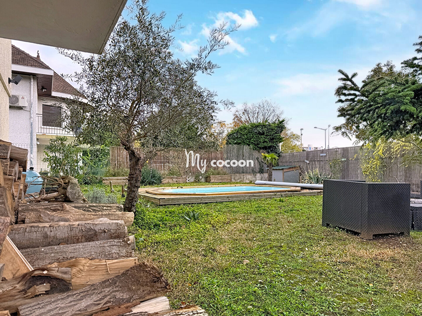 Photo LYON 08 - MAISON T6 - 137.57 m2 & 490 m2 terrain image 2/6