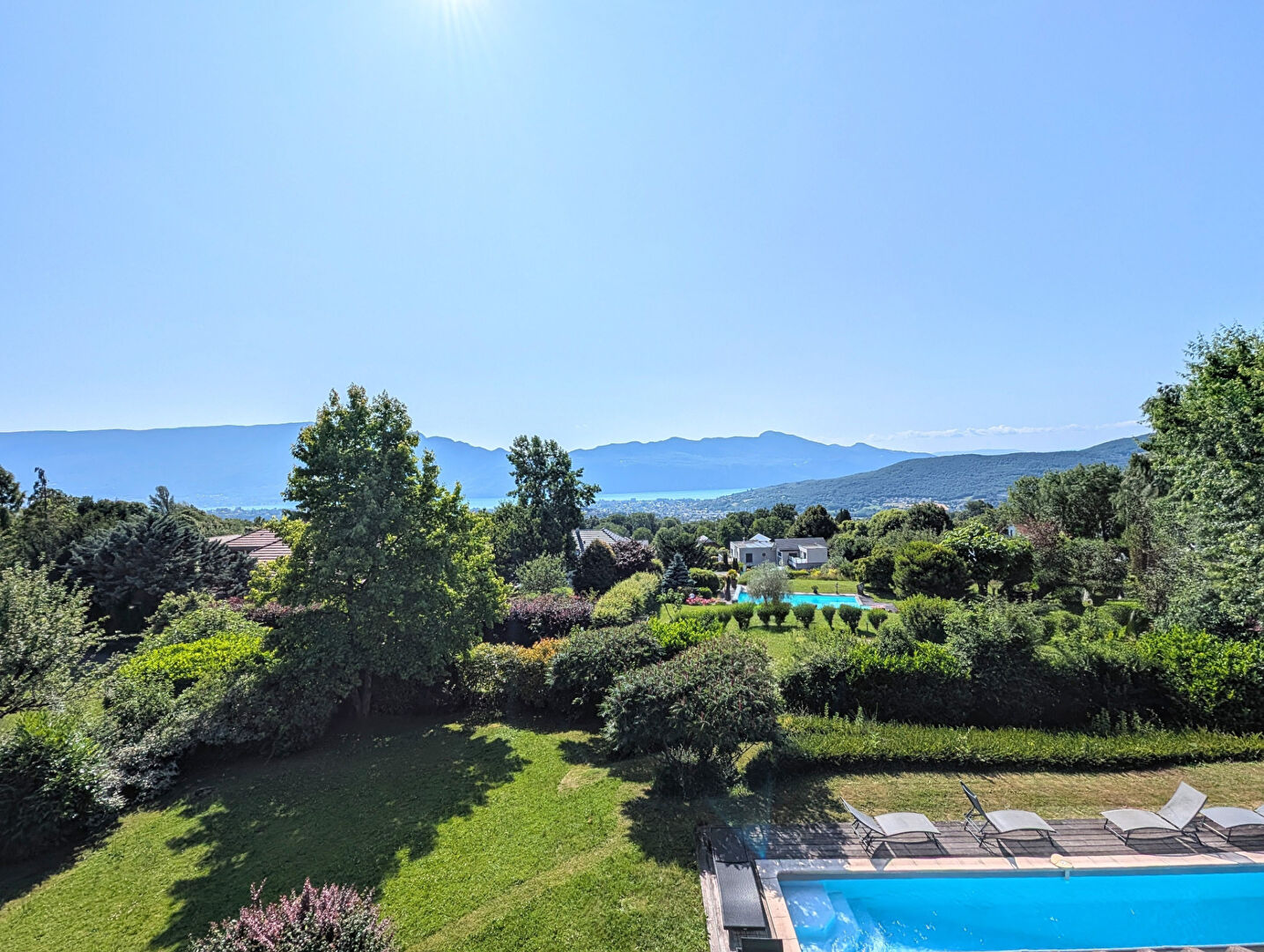 Agence immobilière de COMPARET IMMO - COMPARET IMMOBILIER AIX LES BAINS