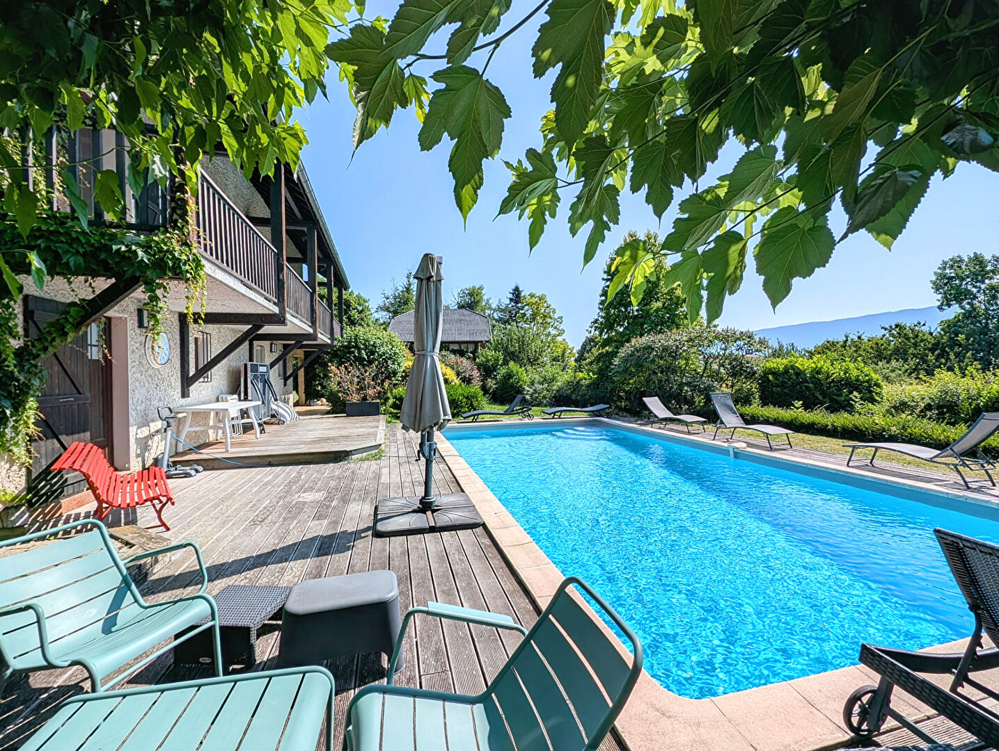 Photo Maison Pugny Chatenod 8 pièces 216 m2 - piscine - vue lac image 2/6