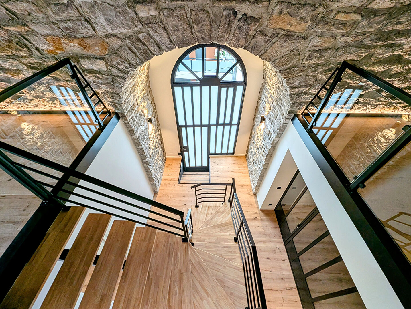 LOFT rénové  Aix Les Bains coeur de ville -  avec garages