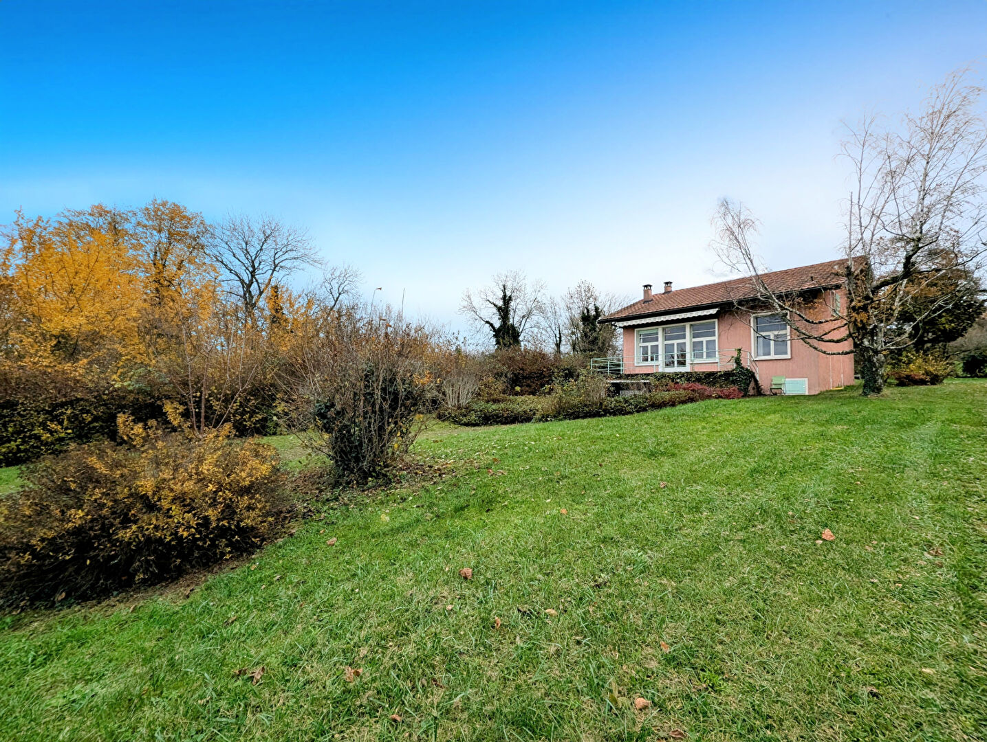 Photo Propriété au bord du lac Léman ? Accès direct à l'eau et ponton privatif image 3/6