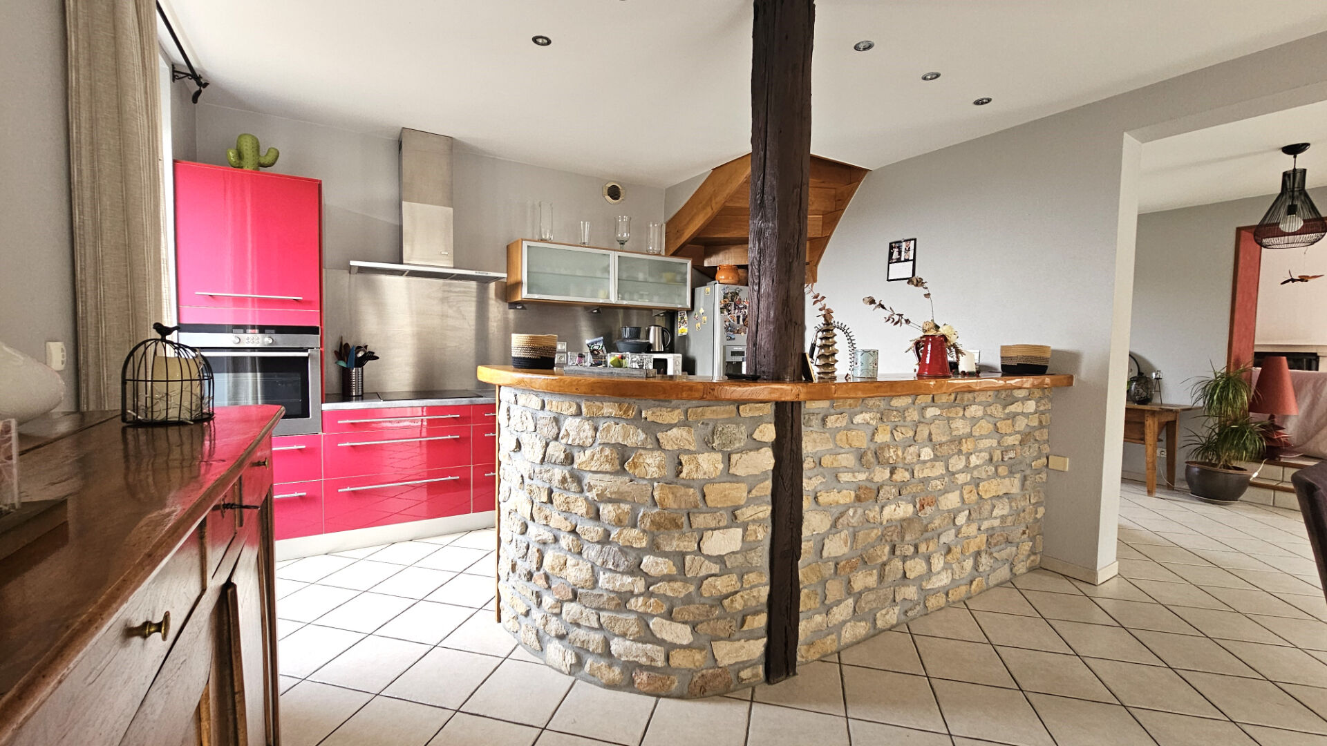 Photo CHAMPAGNEUX - 153 m² Maison  3 ch - jardin - piscine - dépendance image 2/6