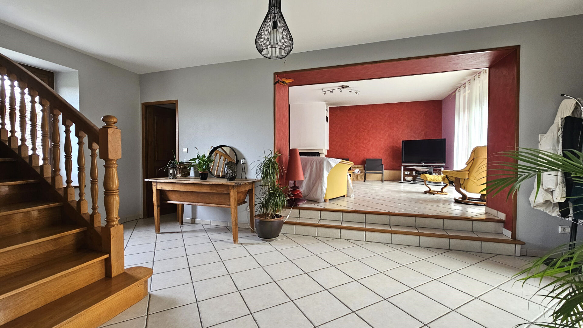 Photo CHAMPAGNEUX - 153 m² Maison  3 ch - jardin - piscine - dépendance image 6/6