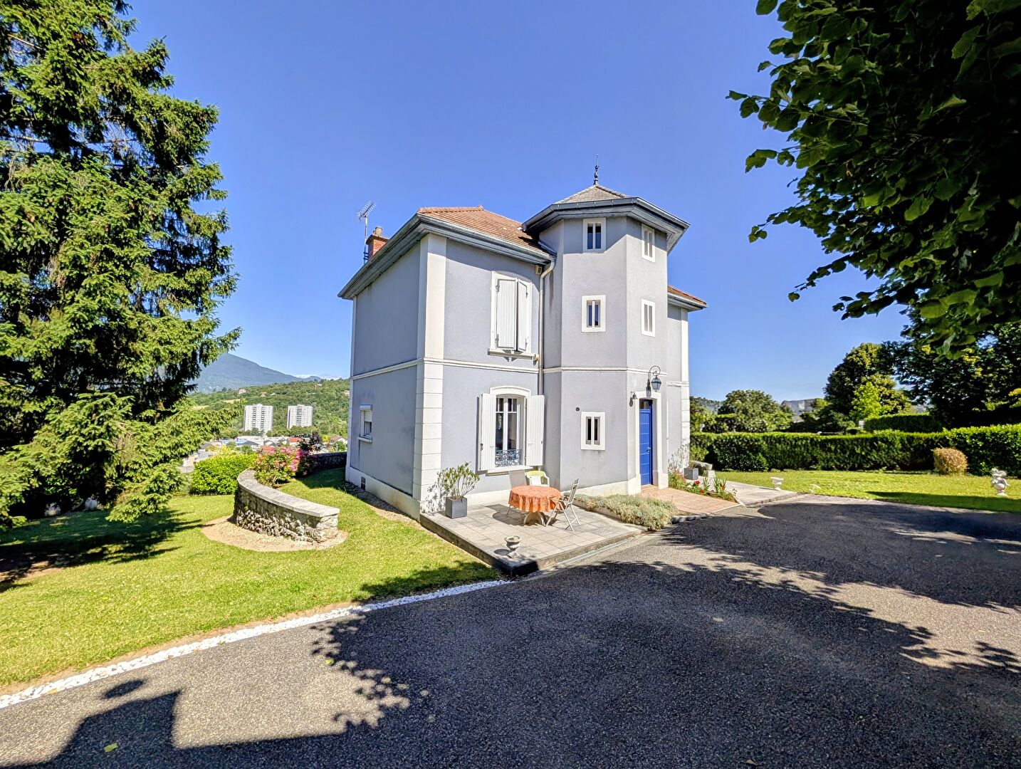 Agence immobilière de COMPARET IMMO - COMPARET IMMOBILIER AIX LES BAINS