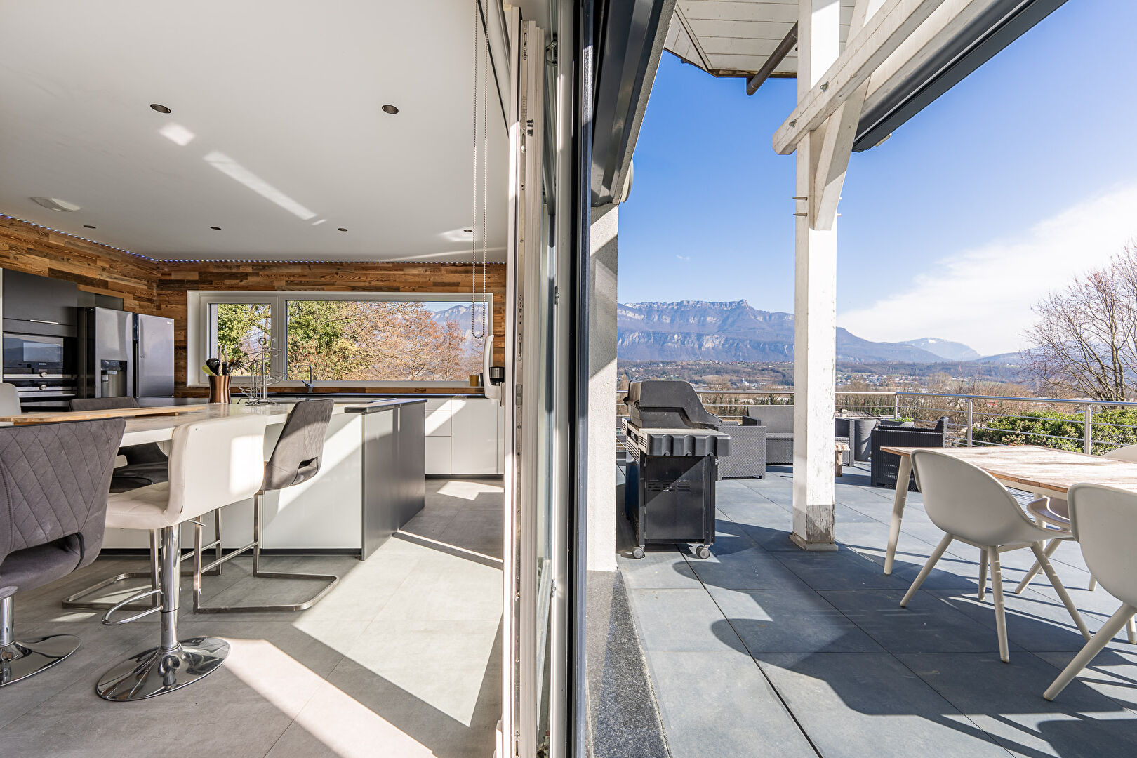 Agence immobilière de COMPARET IMMO - COMPARET IMMOBILIER AIX LES BAINS