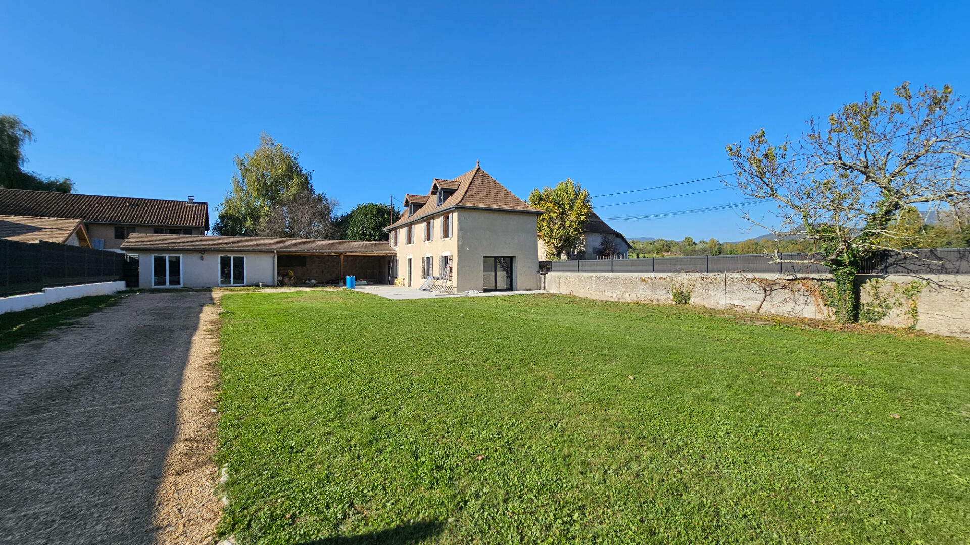 Agence immobilière de COMPARET IMMO - COMPARET IMMOBILIER CHAMBERY