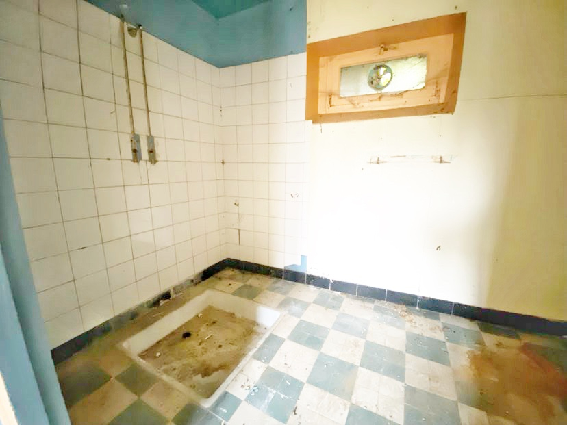 Photo Maison 6 pièces à rénover, grand terrain, 107 m², Entrelacs/St Girod image 6/6