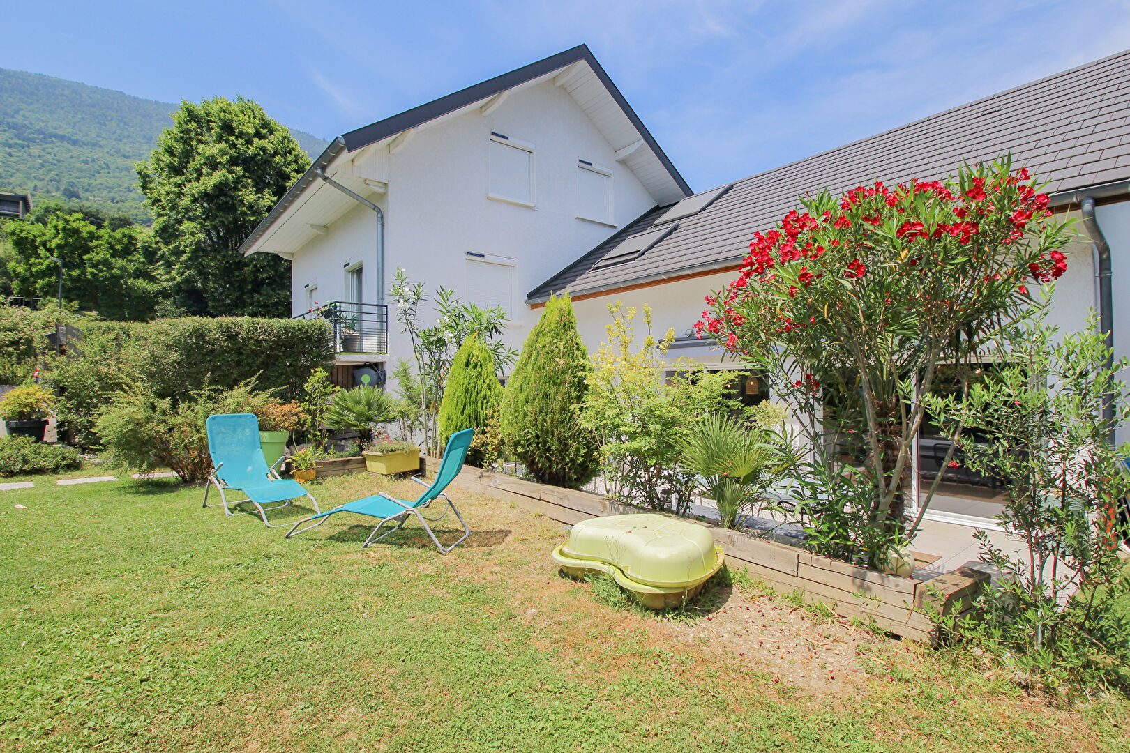 Agence immobilière de COMPARET IMMO - COMPARET IMMOBILIER AIX LES BAINS