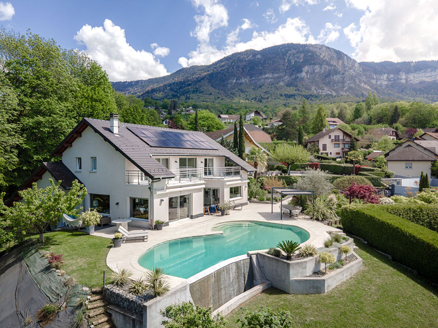Maison Pugny Chatenod  5 pièces 182 m2 - piscine