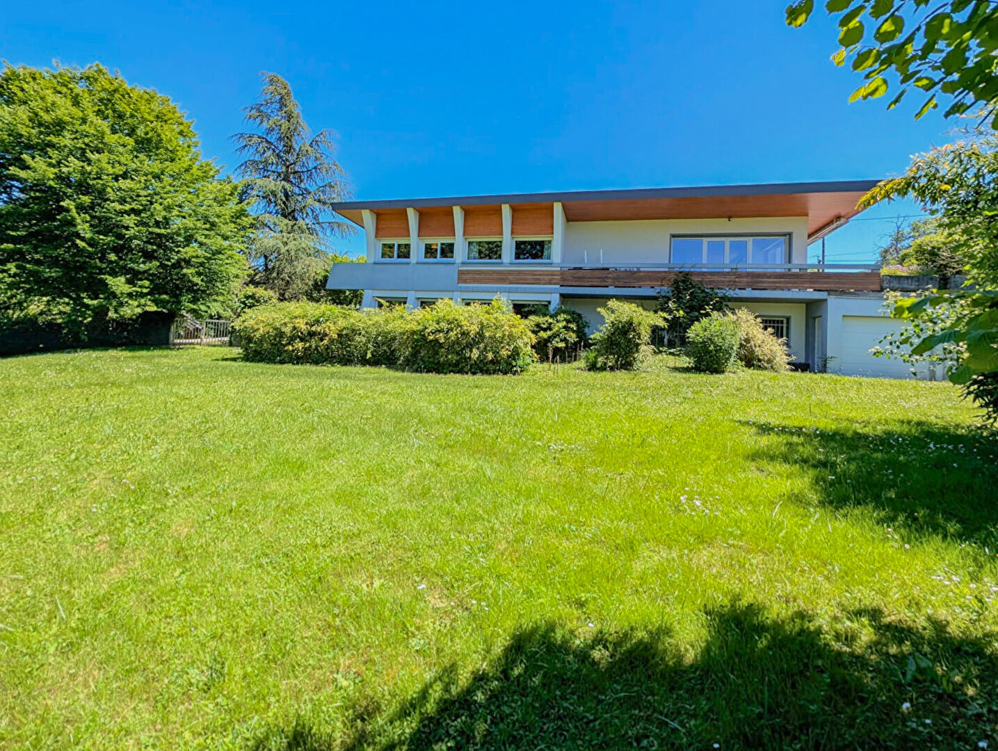 Agence immobilière de COMPARET IMMO - COMPARET IMMOBILIER AIX LES BAINS