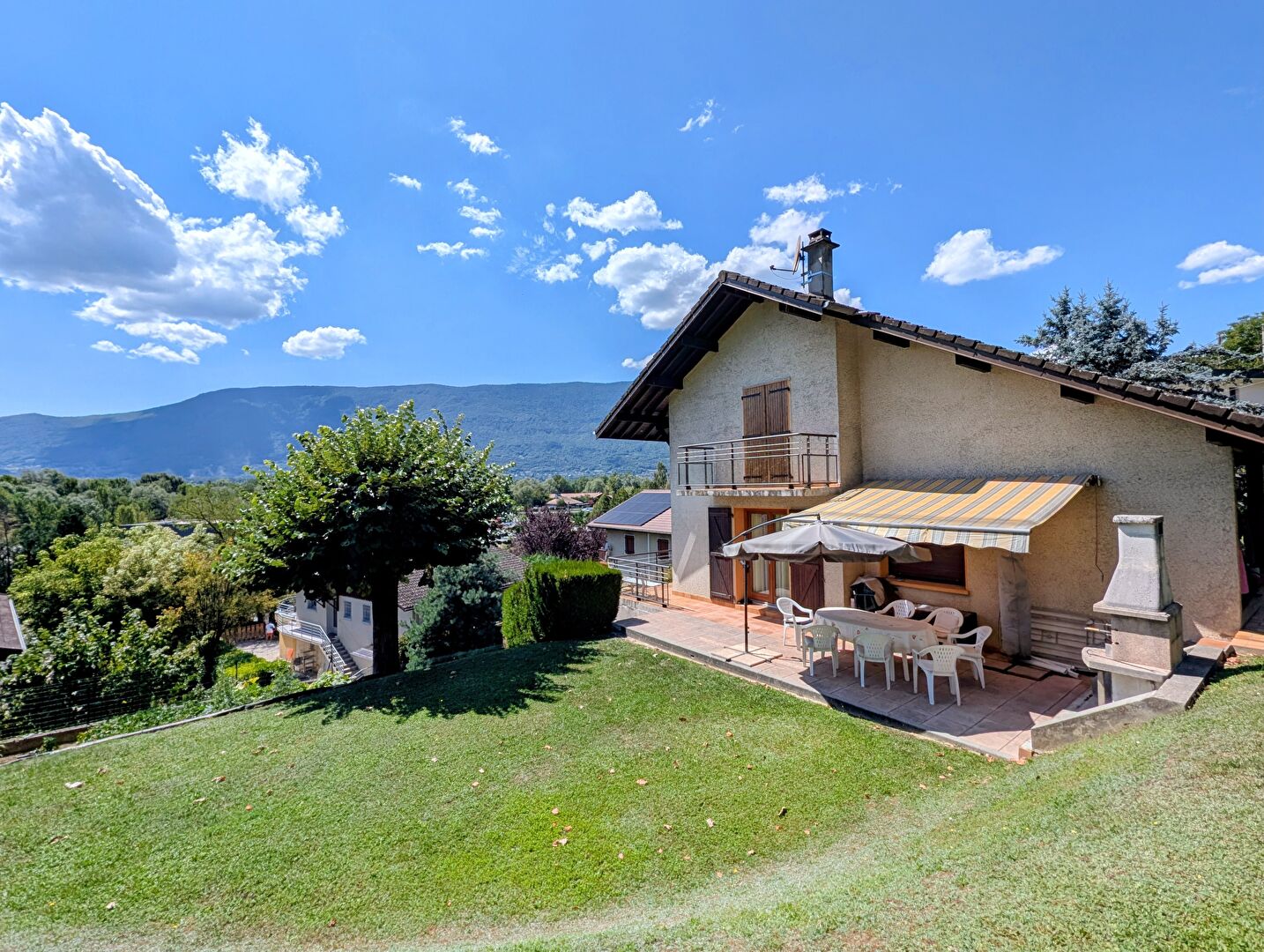 MAISON 120M2 AU VIVIERS-DU-LAC  FORT POTENTIEL