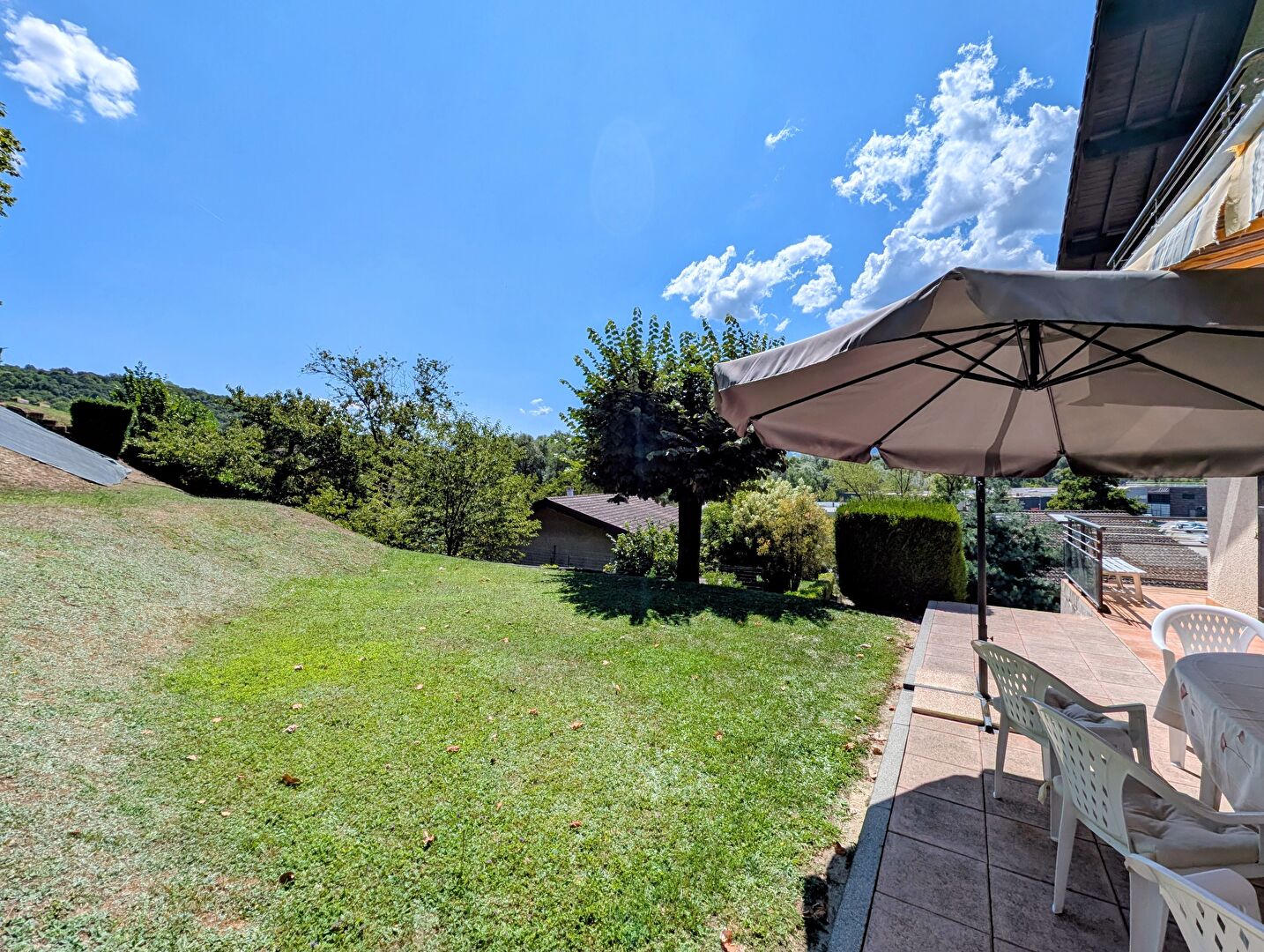 Photo MAISON 120M2 AU VIVIERS-DU-LAC  FORT POTENTIEL image 4/6