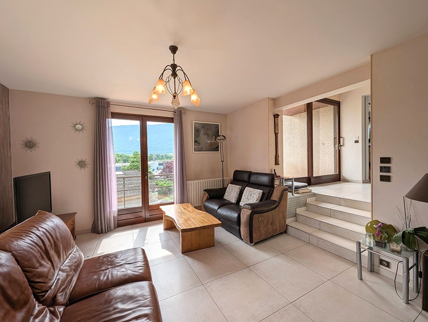 Photo MAISON 120M2 AU VIVIERS-DU-LAC  FORT POTENTIEL image 6/6