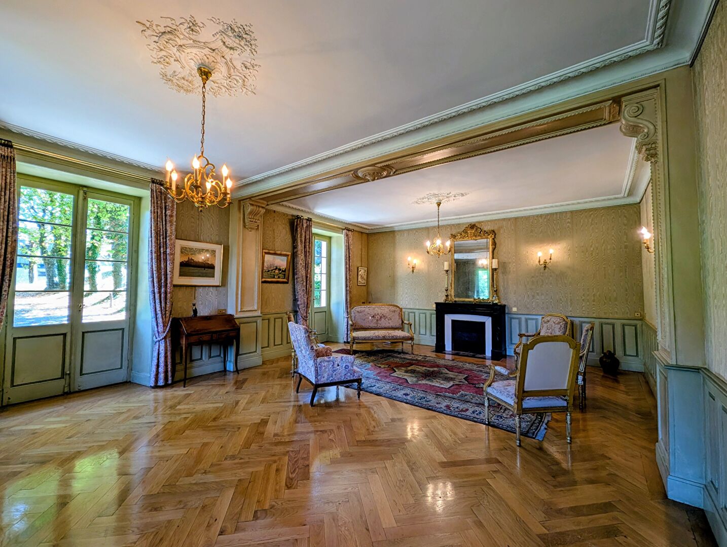 Photo Chambéry - Maison bourgeoise du XIX siècle avec piscine et grand terrain image 3/6