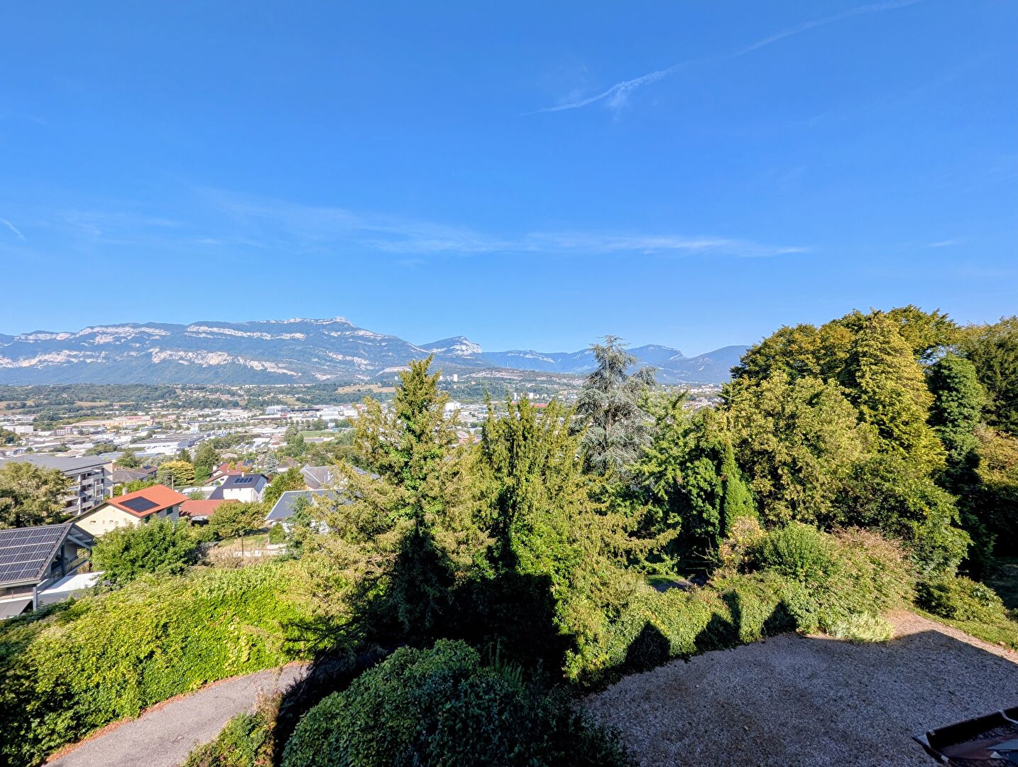 Photo Chambéry - Maison bourgeoise du XIX siècle avec piscine et grand terrain image 4/6