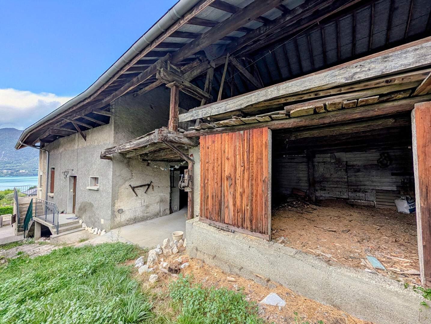 Photo Projet Rénovation Maison Tresserve 8 pièces 250 m2 - vue lac image 3/6