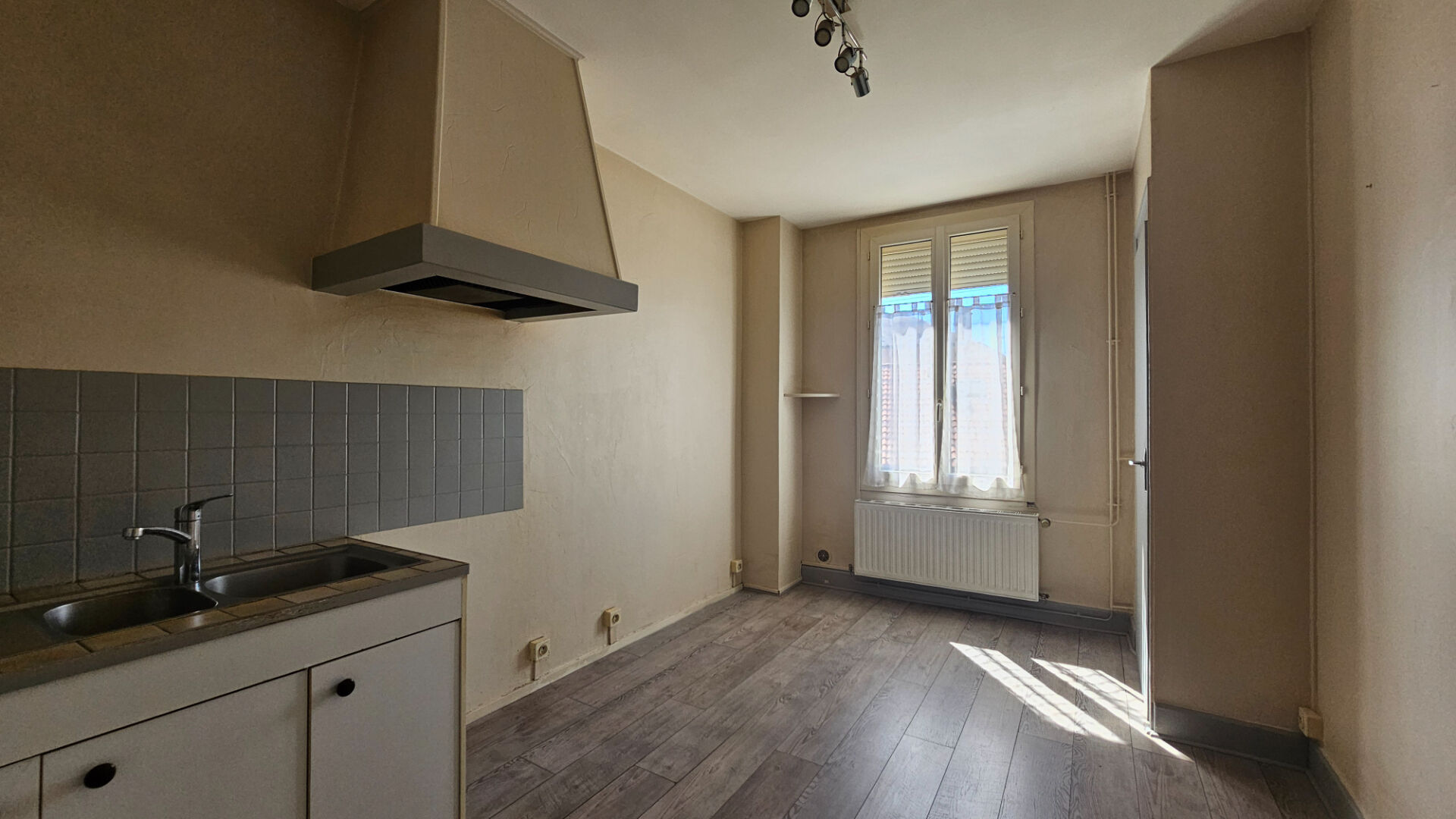 Photo Appartement Saint Laurent Du Pont 3 pièce(s) Duplex  - 64M² LOI CARREZ image 4/6