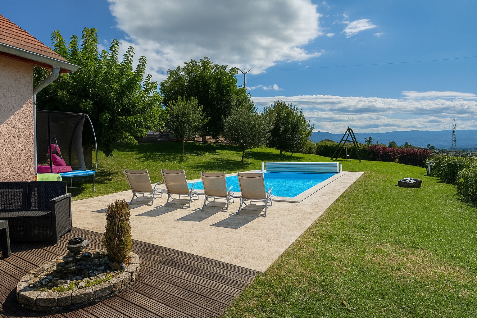 Photo Rare : maison de plain-pied de 217 m² avec vue panoramique image 2/6