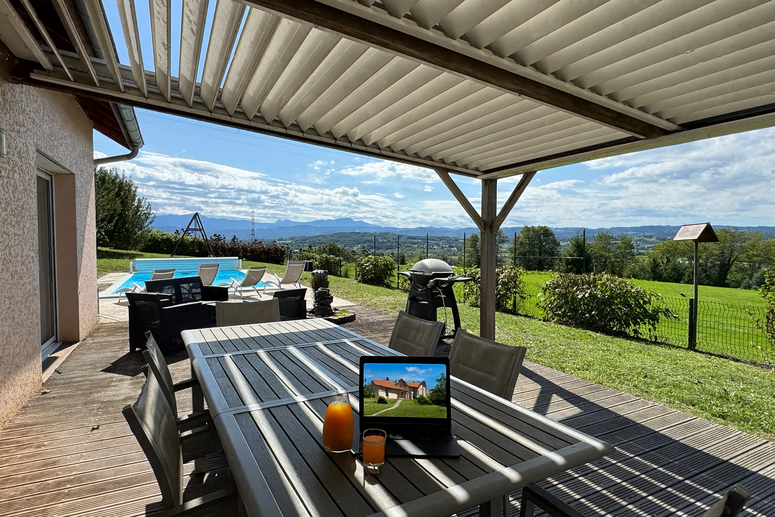 Photo Rare : maison de plain-pied de 217 m² avec vue panoramique image 3/6