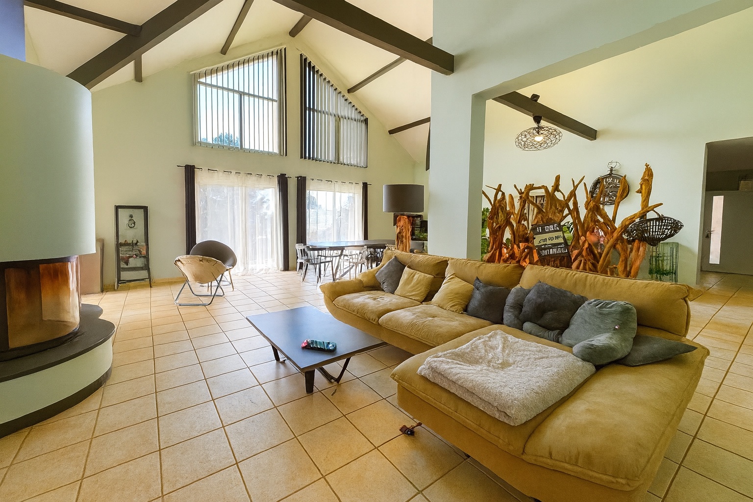 Photo Rare : maison de plain-pied de 217 m² avec vue panoramique image 4/6