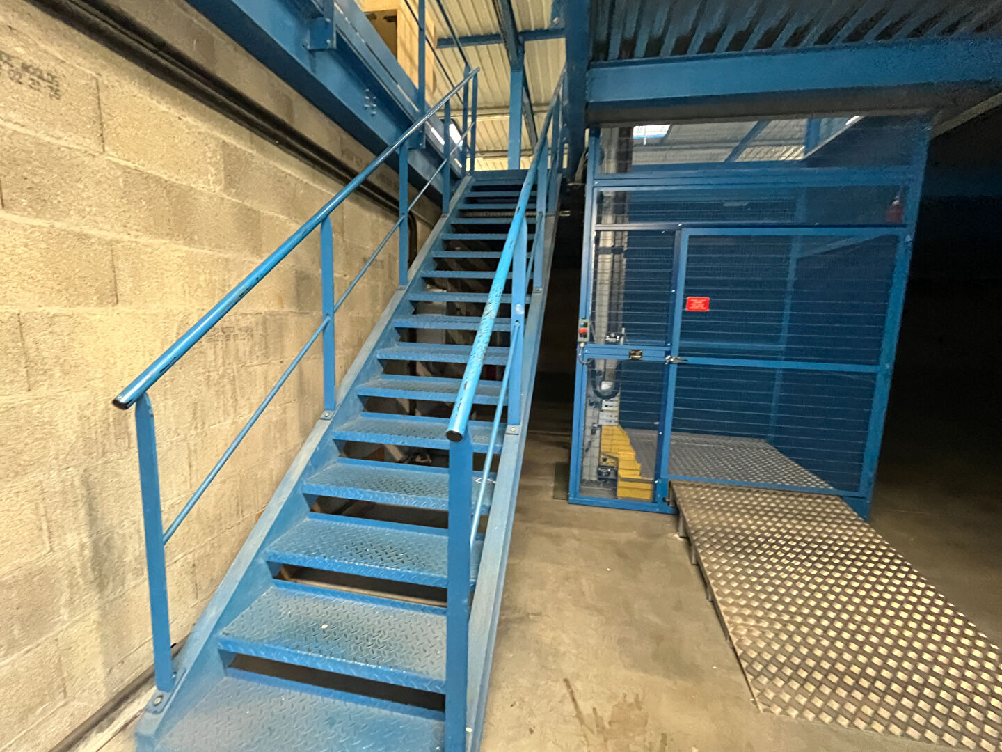 Photo Local commercial et entrepôt de 1 569 m² sur terrain de 2 193 m² ? Beaurepaire (38270) image 6/6