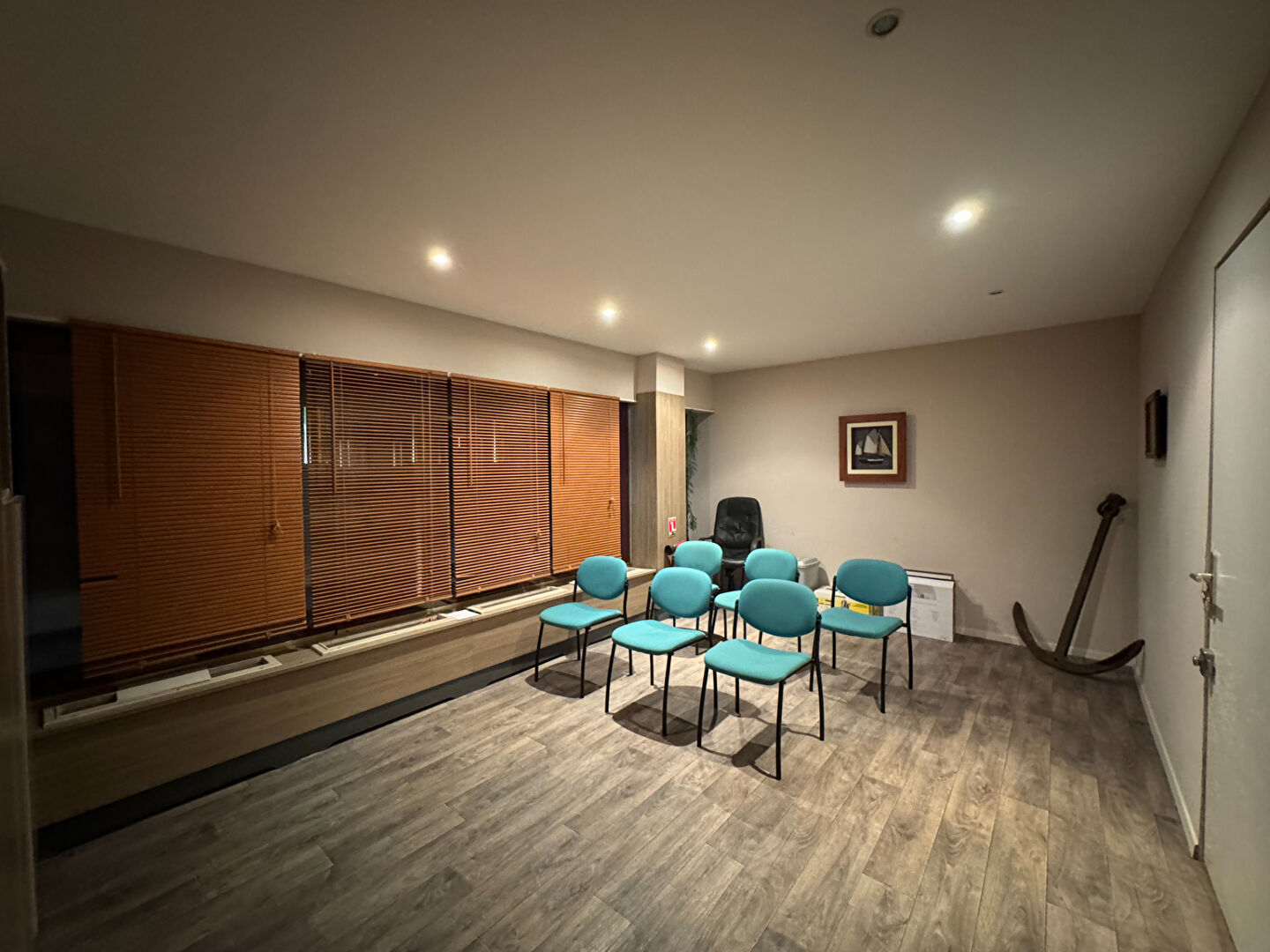 Photo À louer ? Local professionnel  120 M2 au Grand Port d'Aix-les-Bains image 2/4