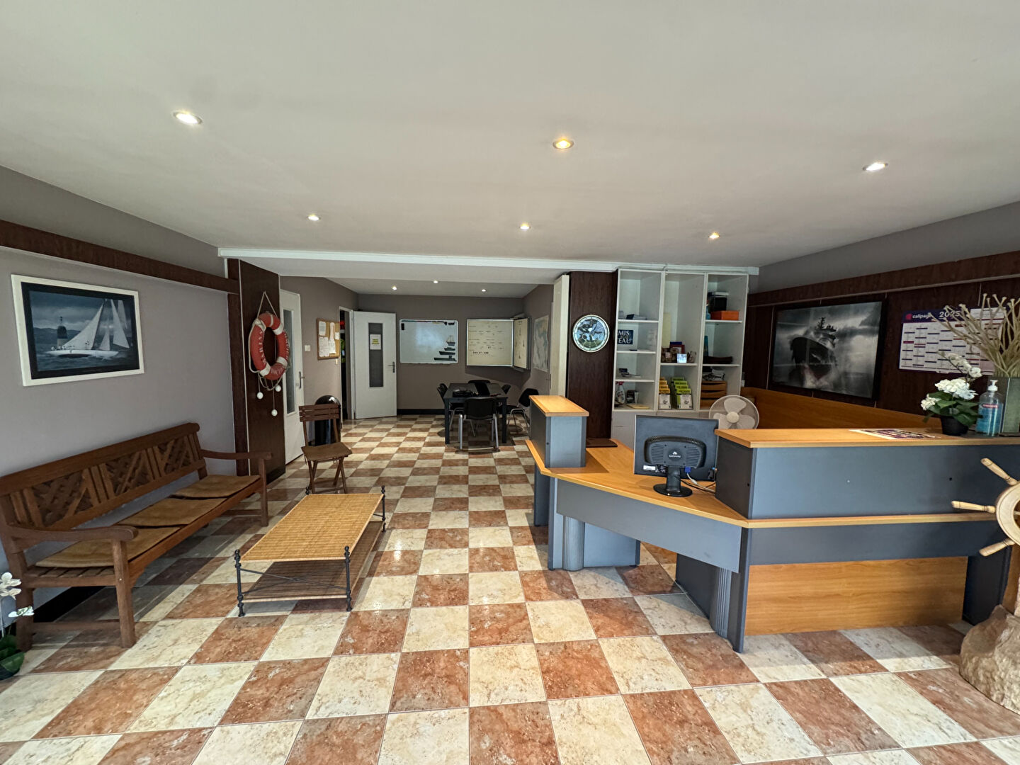 Photo À louer ? Local professionnel  120 M2 au Grand Port d'Aix-les-Bains image 4/4