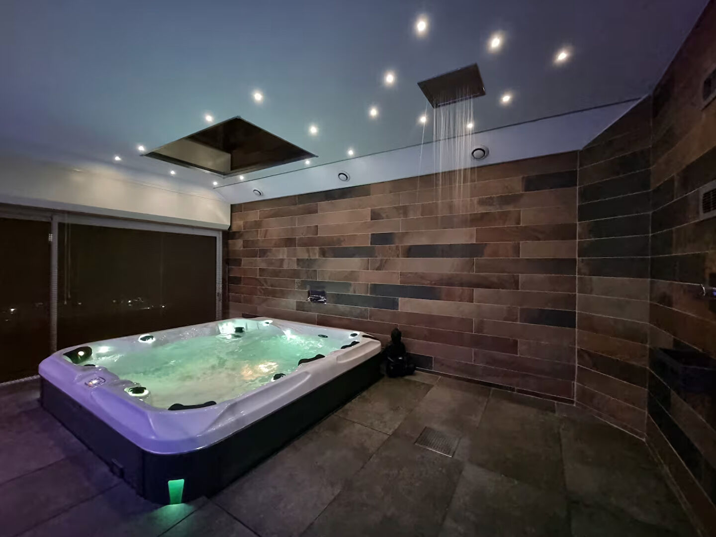 Photo SPECIAL INVESTISSEUR LOVE ROOM  68 M2 ANNECY image 2/6