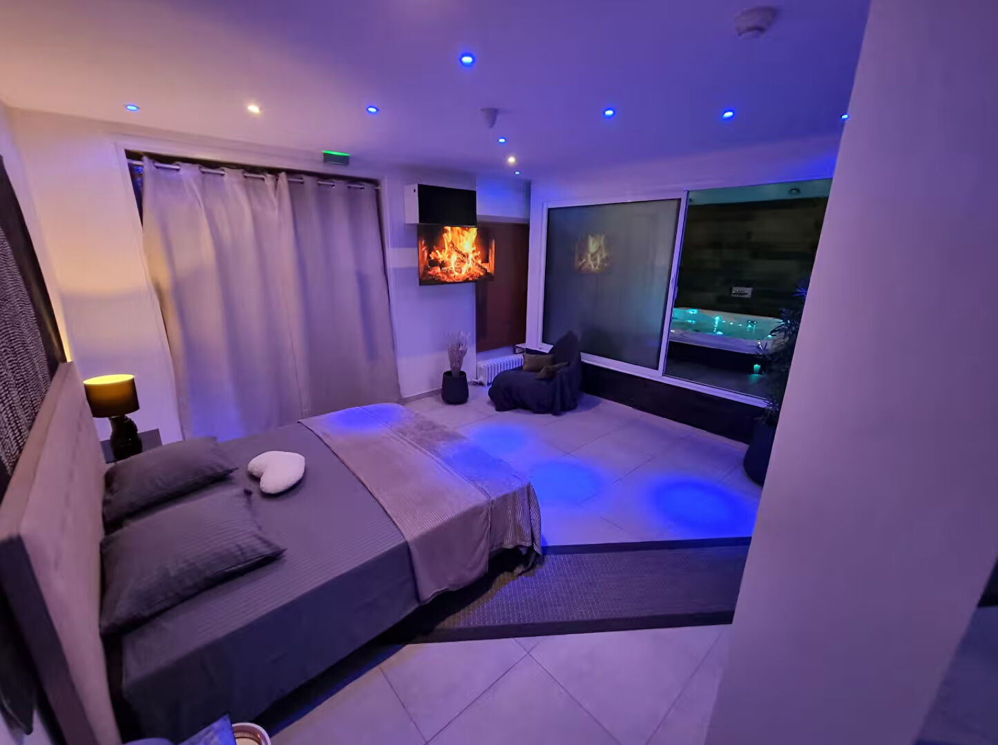 Photo SPECIAL INVESTISSEUR LOVE ROOM  68 M2 ANNECY image 3/6