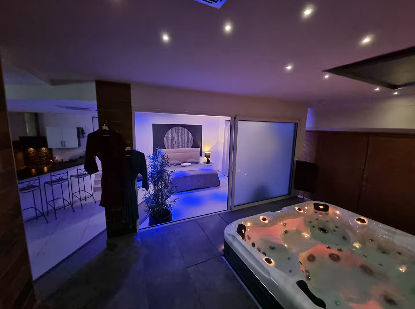 Photo SPECIAL INVESTISSEUR LOVE ROOM  68 M2 ANNECY image 4/6